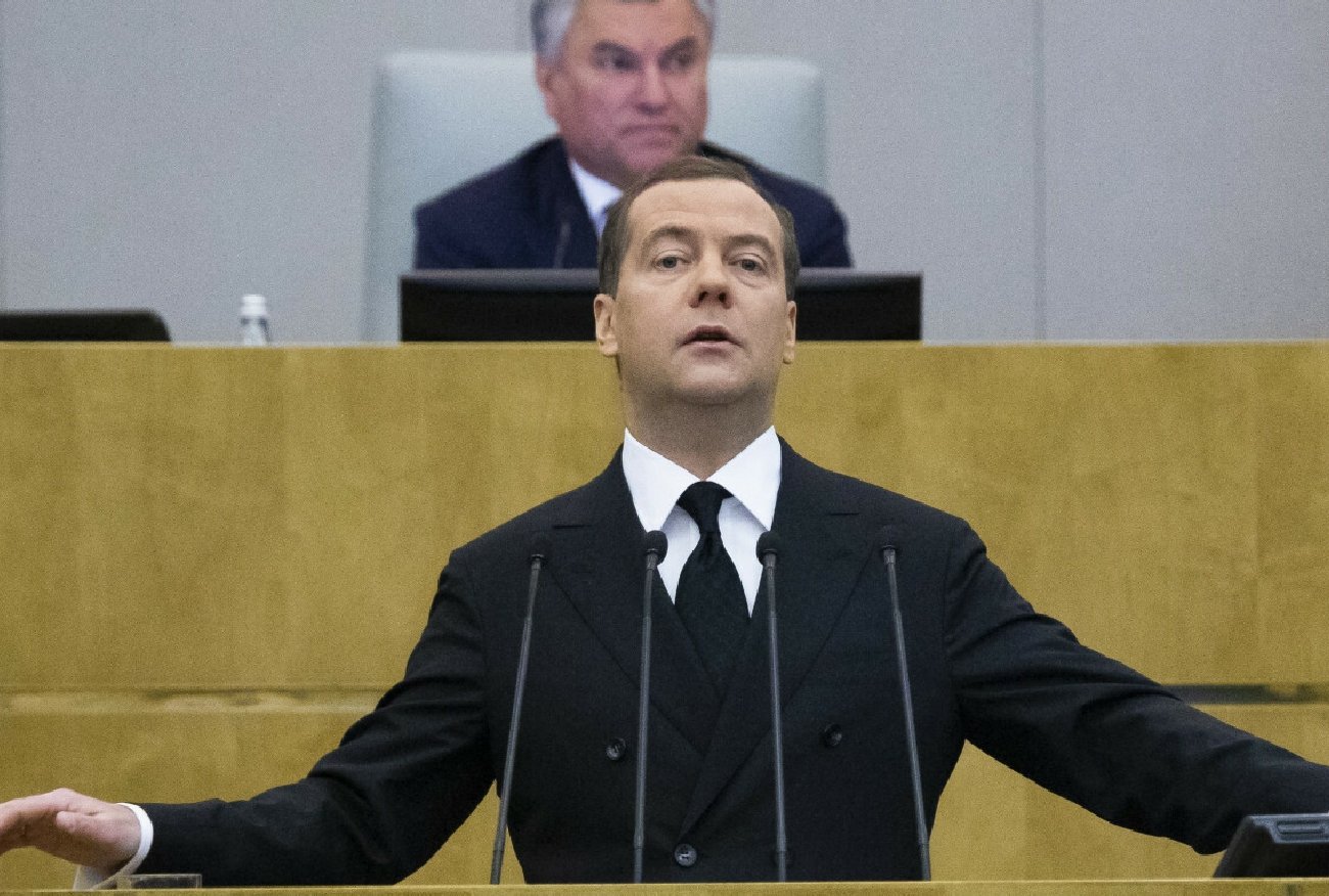 Dmitrij Miedwiediew nazwał Ukraińców "pasożytami". Wspomniał o Polsce.