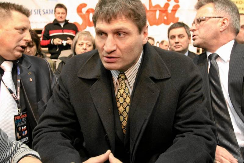 Gołota jaki jest każdy widzi. My prezentujemy jego związki z polskim światem kultury.