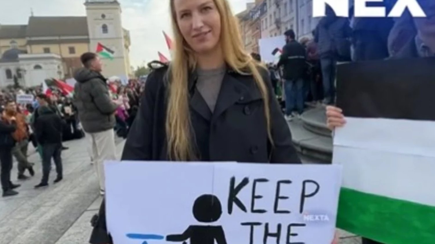 Norweżka z antysemickim banerem w Warszawie. WUM podjął decyzję.