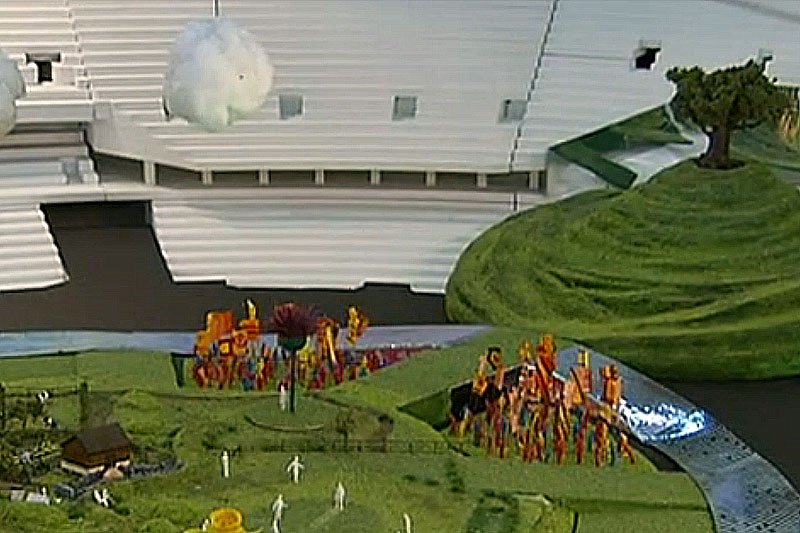 Kadr z filmu z prezentacji makiety ilustrującej przebieg ceremonii