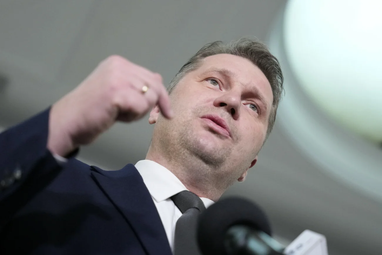 Czarnek odpalił się przed ciszą wyborczą. Zwymyślał dziennikarzy trzech redakcji Czarnek i dziennikarze. Obraził TVN, Polsat i Rzeczpospolitą