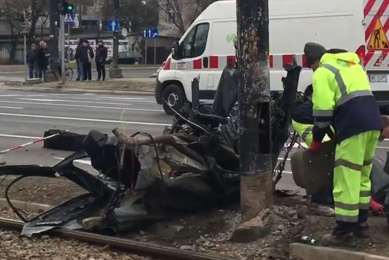 Na zbiegu ulicy Puławskiej i alei Wilanowskiej w Warszawie doszło do śmiertelnego wypadku.