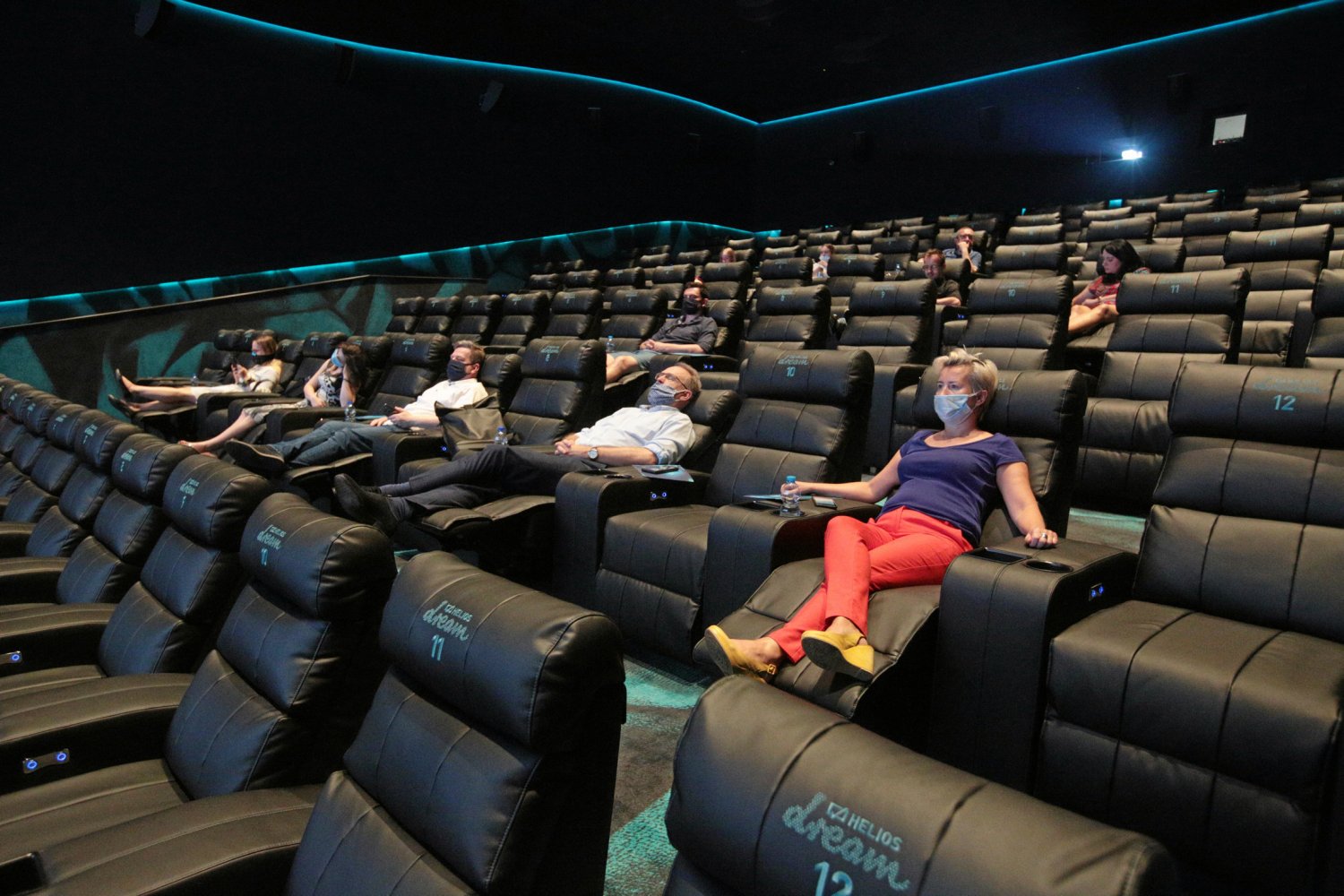 Na sali kinowej powinny być zachowane odstępy