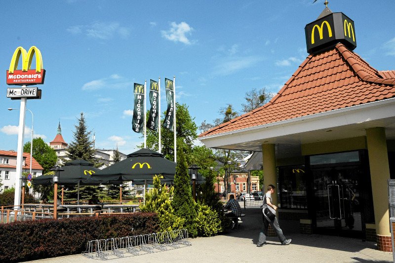 McDonald's do piątku będzie rozdawał kanapki McMuffin Farmerski za darmo. Studenci skaczą z radości