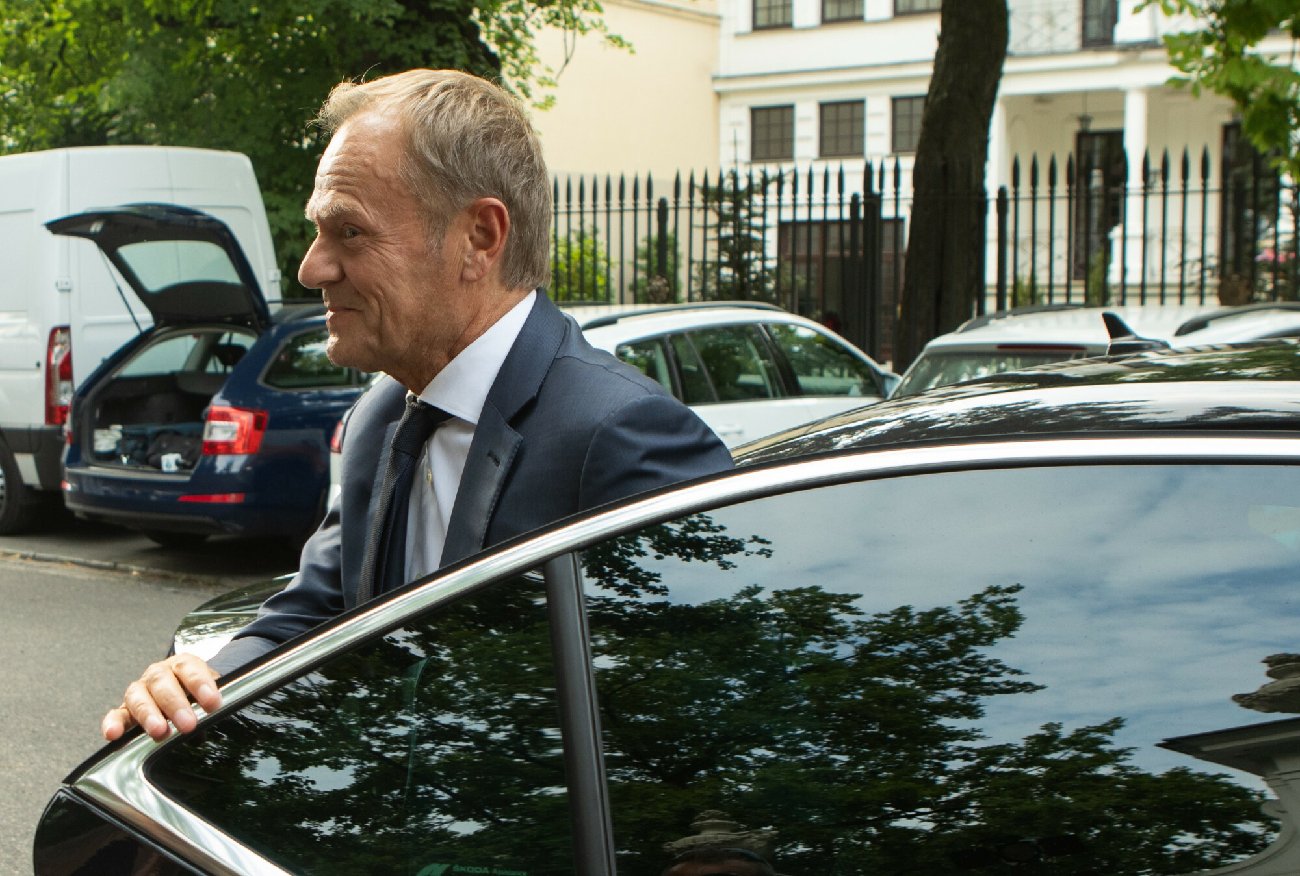 Donald Tusk stracił prawo jazdy, ale nie na długo
