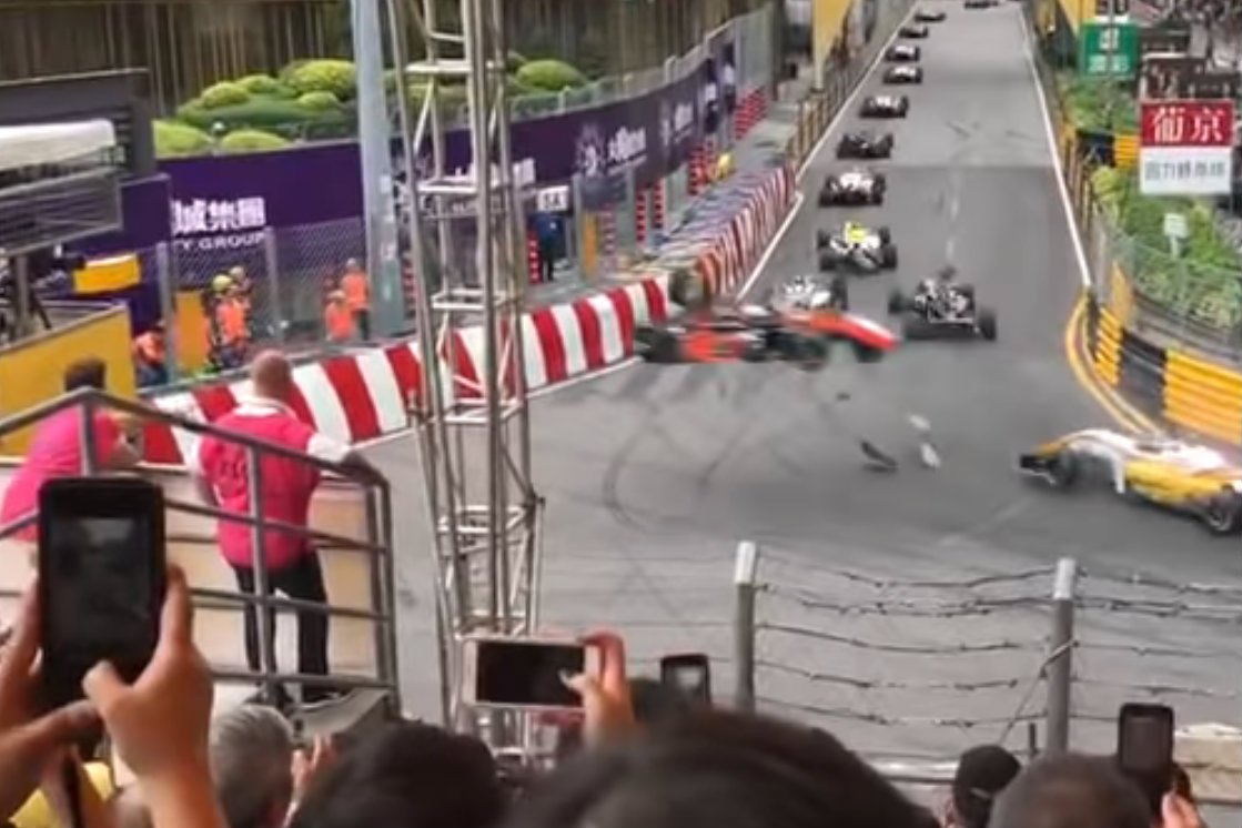 Podczas Formuły 3 Sophia Floersch doznała poważnego wypadku.