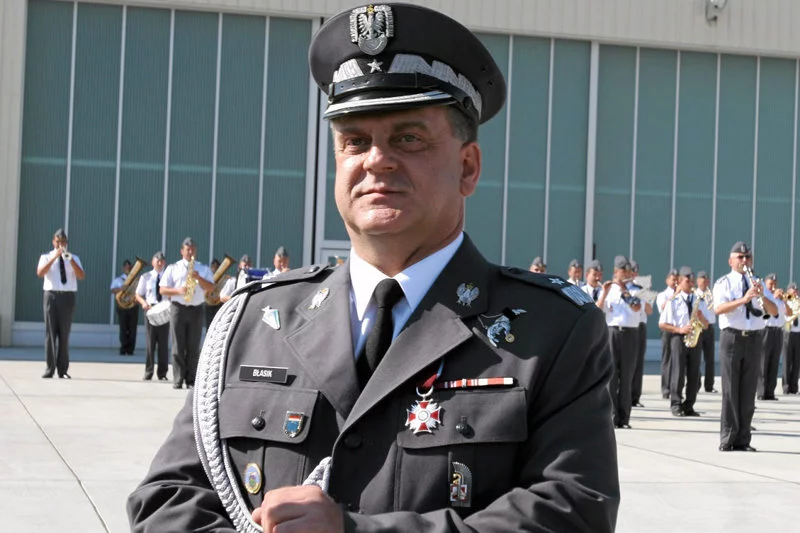 Prokuratura napisała, że generał Andrzej Błasik nie wywierał nacisków na załogę tupolewa, który leciał do Smoleńska.