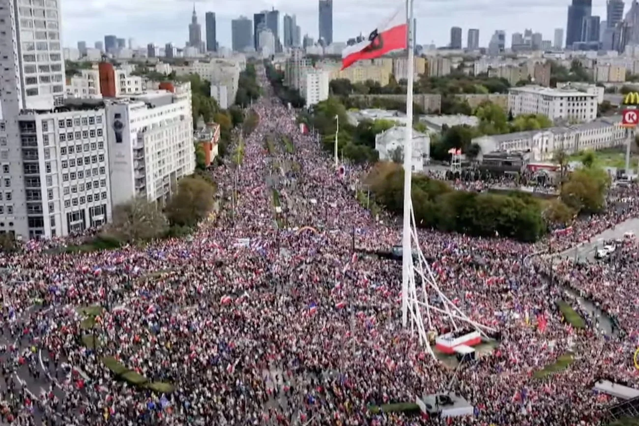 Tłumy przybyły na Marsz Miliona Serc do Warszawy. Tłumy przybyły na Marsz Miliona Serc do Warszawy.