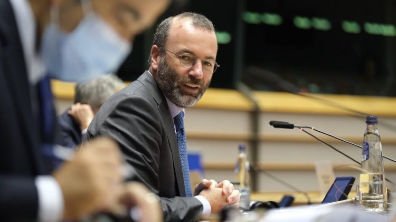 Szef frakcji chadeków w PE Manfred Weber wskazał jasno, że PiS i Fidesz przegrały ws. zapowiedzi weta do unijnego budżetu.