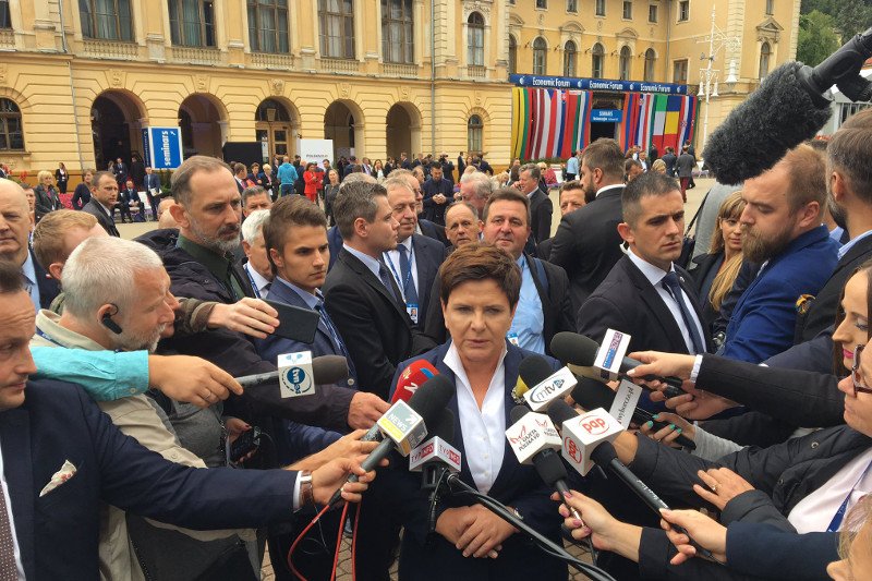 Beata Szydło nie widzi problemu z antyniemieckich wypowiedziach i graniu sprawą reparacji wojennych.