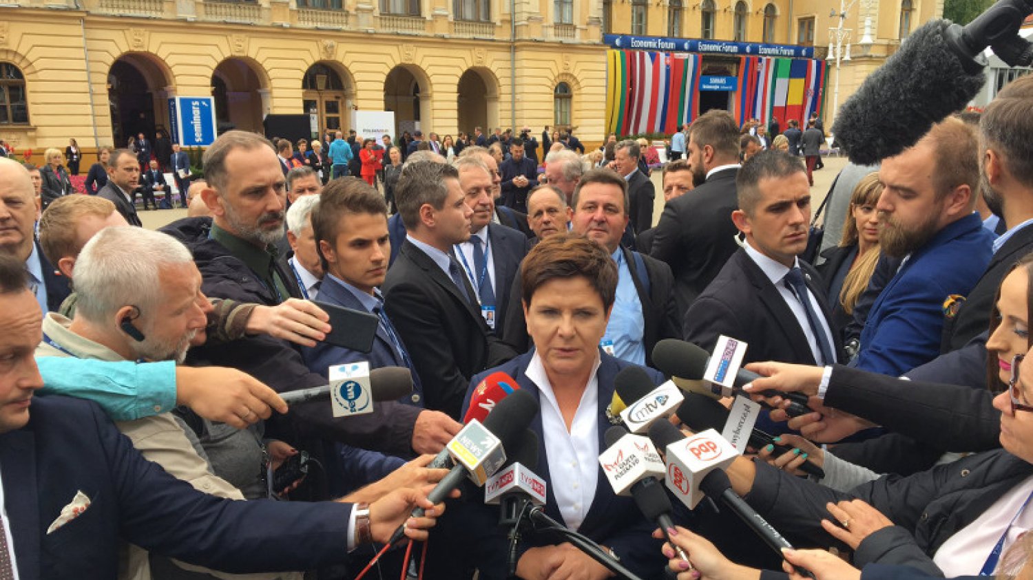 Beata Szydło nie widzi problemu z antyniemieckich wypowiedziach i graniu sprawą reparacji wojennych.