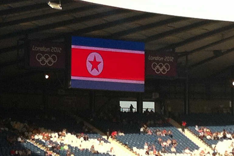 Na tym ekranie organizatorzy najpierw wyświetlili flagę Korei Południowej