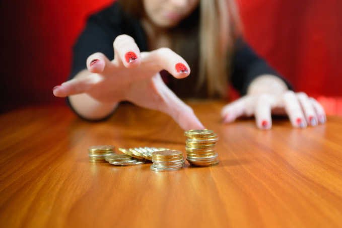 Kreatywna księgowa Małgorzata P. wyprowadziła z poznańskiej szkoły ponad milion złotych