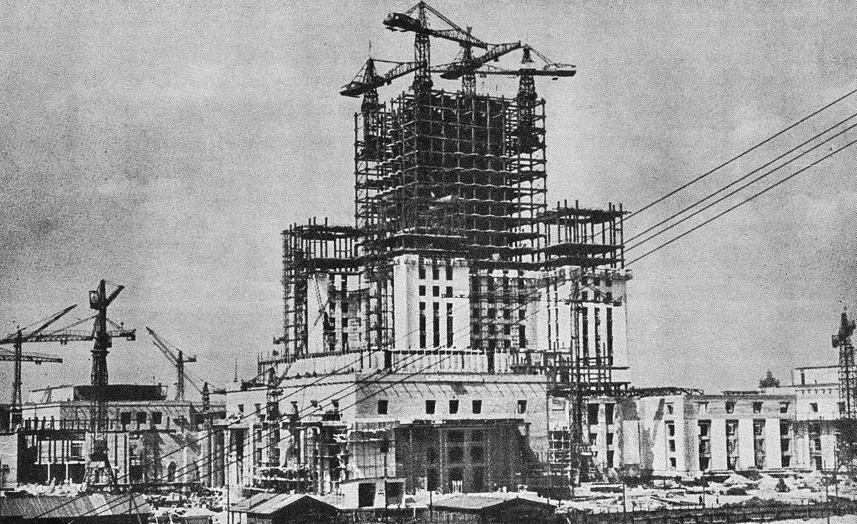 Budowa Pałacu Kultury i Nauki, 1954 rok