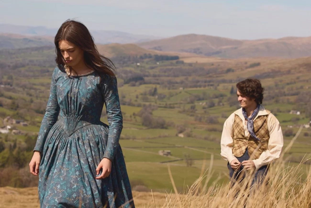 Emma Mackey i Fionn Whitehead w filmie "Emily"
