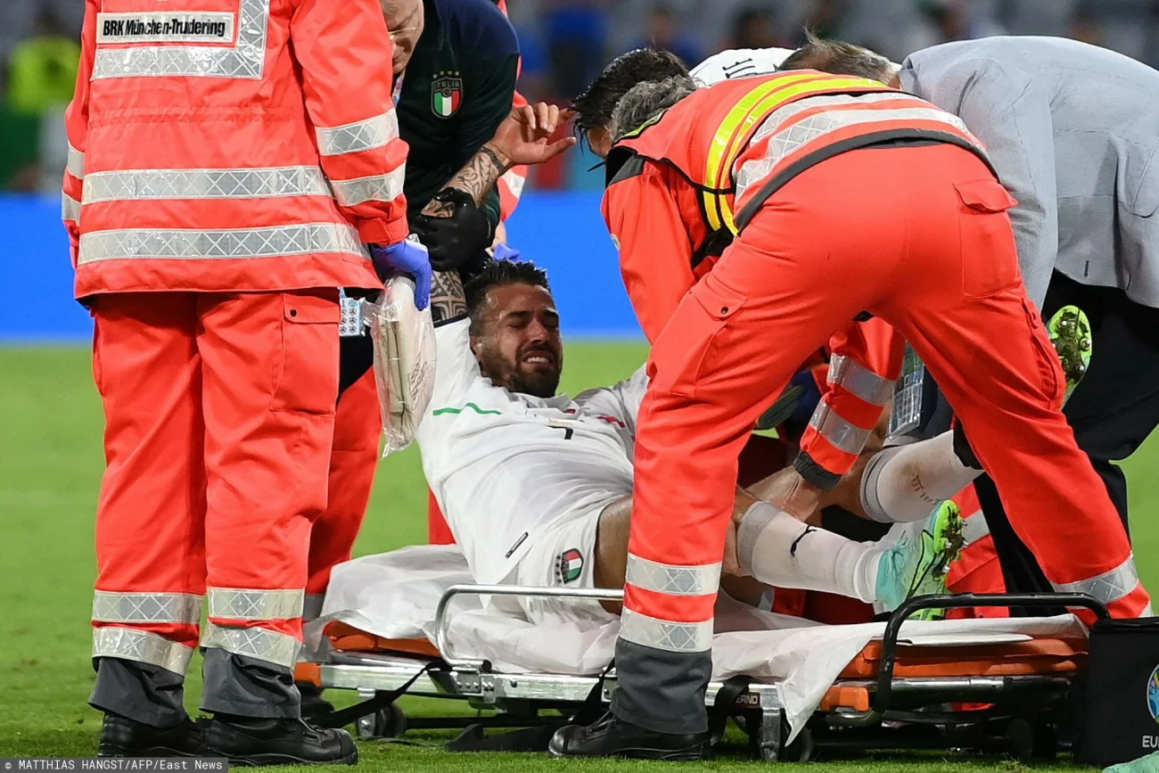 Leonardo Spinazzola opuścił murawę na noszach, prędko do piłki nie wróci