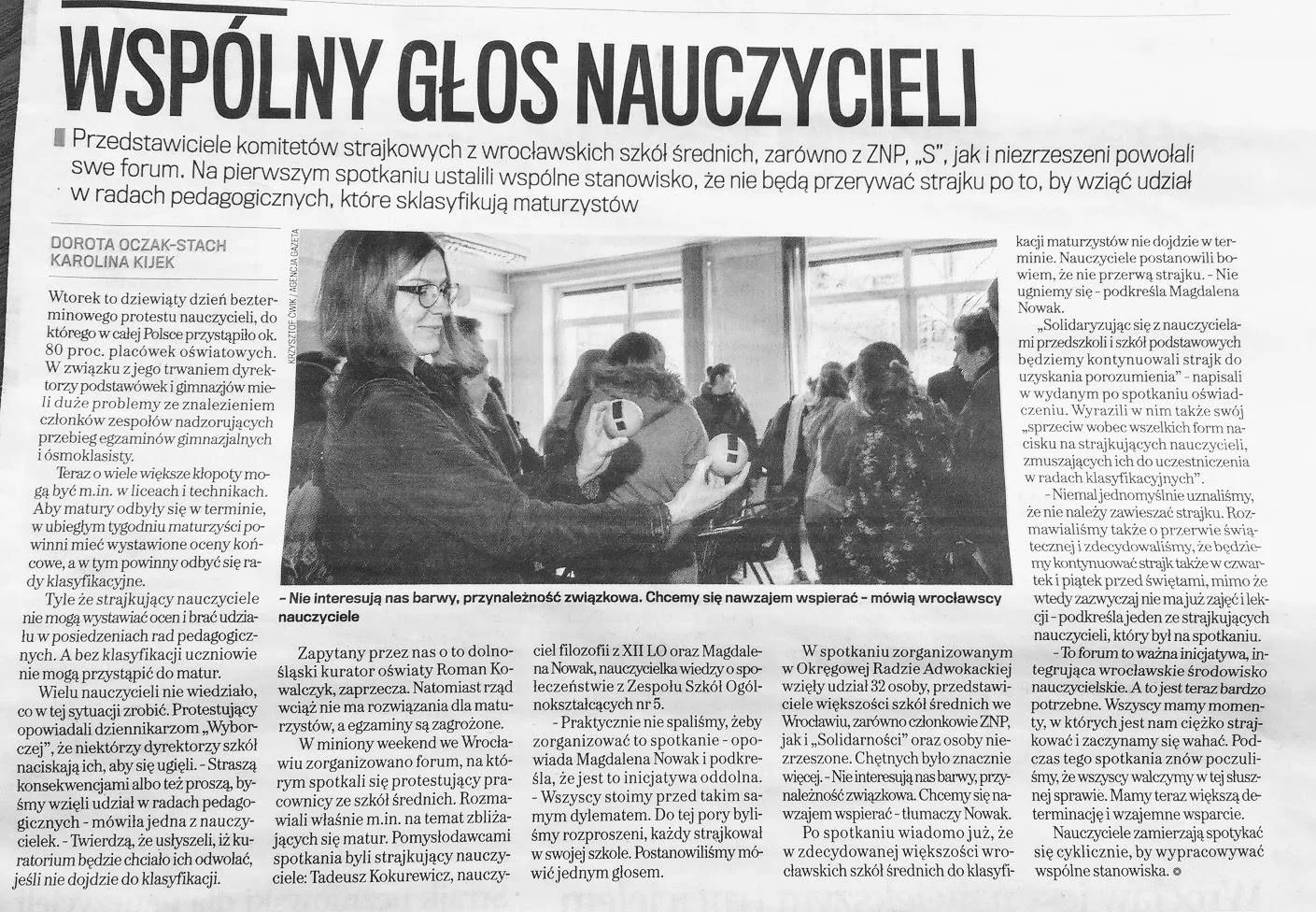 Tę ulotkę wrocławscy nauczyciele rozdają przechodniom na ulicach miasta.