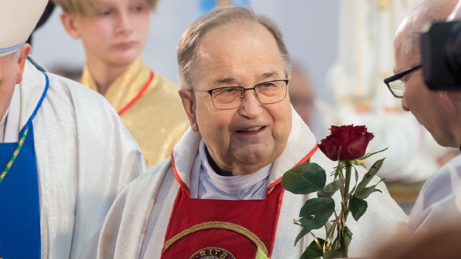 Ogromne dotacje od Czarnka dla Rydzyka. "Zbiera na tacę przed wyborami".