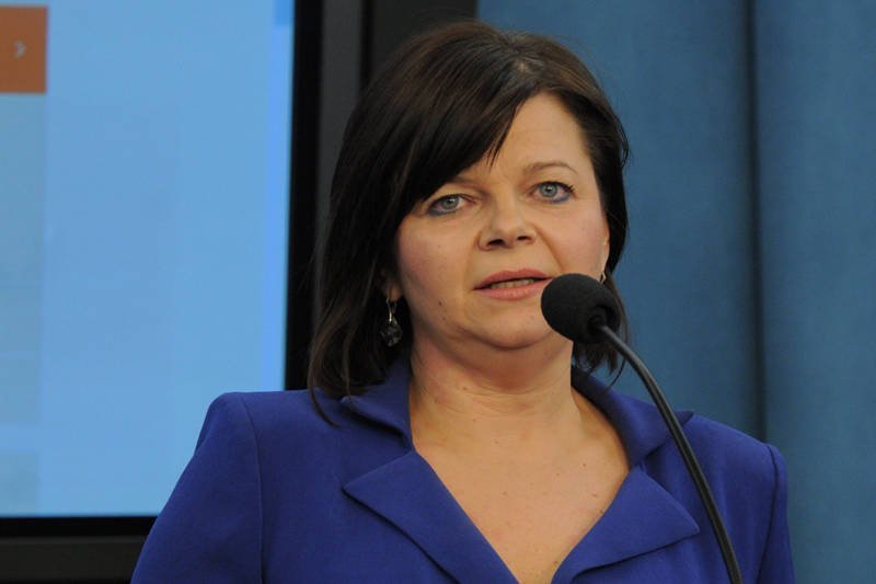 Izabela Leszczyna w rozmowie z RMF FM skomentowała ostatnie doniesienia medialne dot. podniesienia kwoty wolnej od podatku do 30 tysięcy złotych.