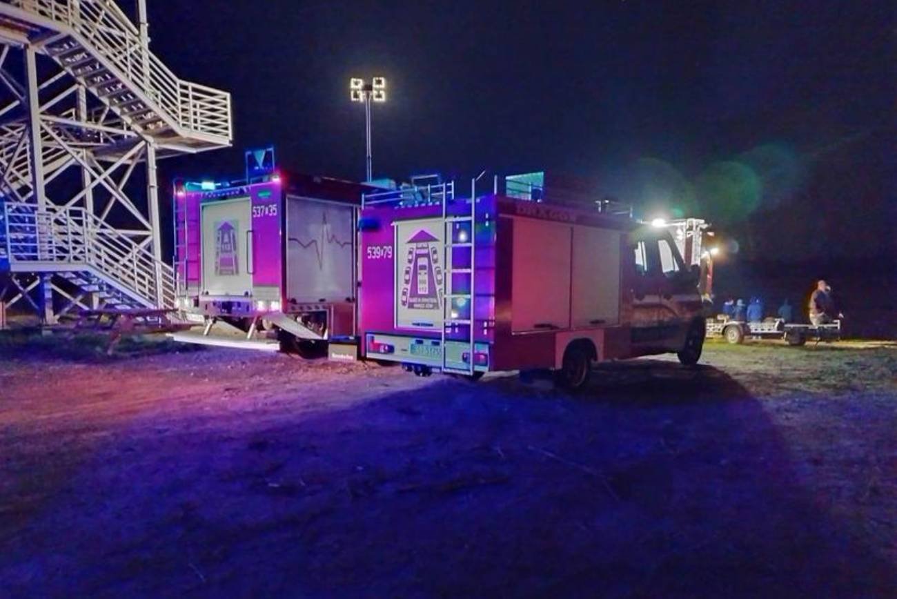 Nastolatkowie w Sieradzu utknęli na bagnach. Wezwano 10 zastępów straży