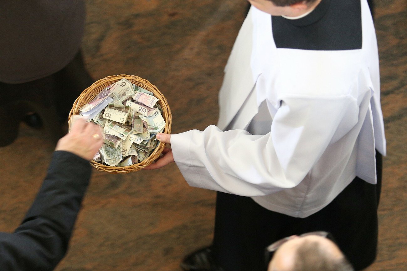 "Dawaj dziesięcinę!" – zaapelował ksiądz z Diecezji Toruńskiej i w sieci wybuchła burza.
