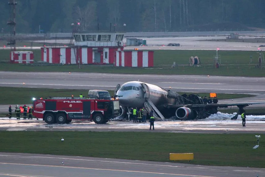 W katastrofie Suchoja Superjet 100 w Moskwie zginęły 43 osoby.