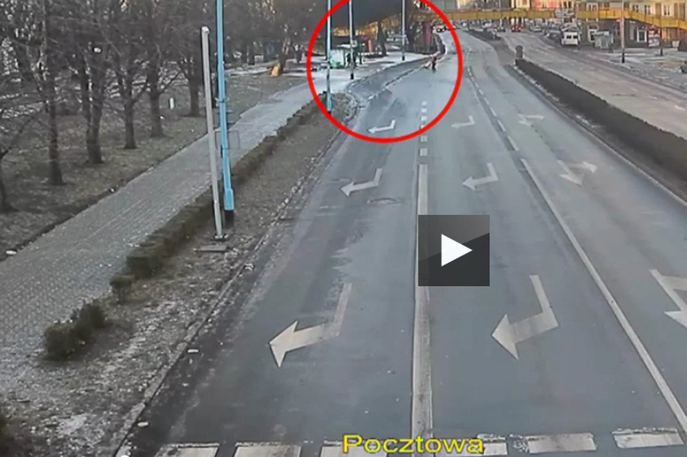 "Materiał z "bohaterskim"policjantem z Legnicy robi furorę w internecie.