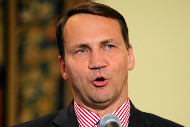 Witold Waszczykowski uważa, że Radosław Sikorski jest "najsłabiej wykształconym ministrem spraw zagranicznych w ostatnim 25-leciu"