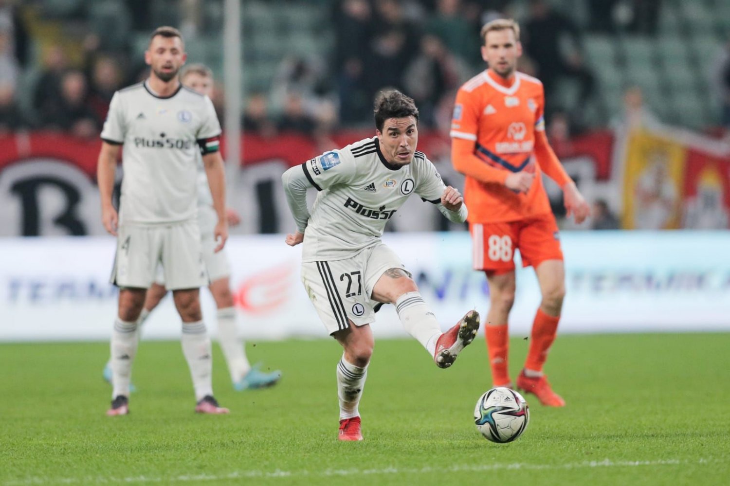 Legia Warszawa efektownie ograła Słoniki, a bohaterem meczu został Portugalczyk Josue