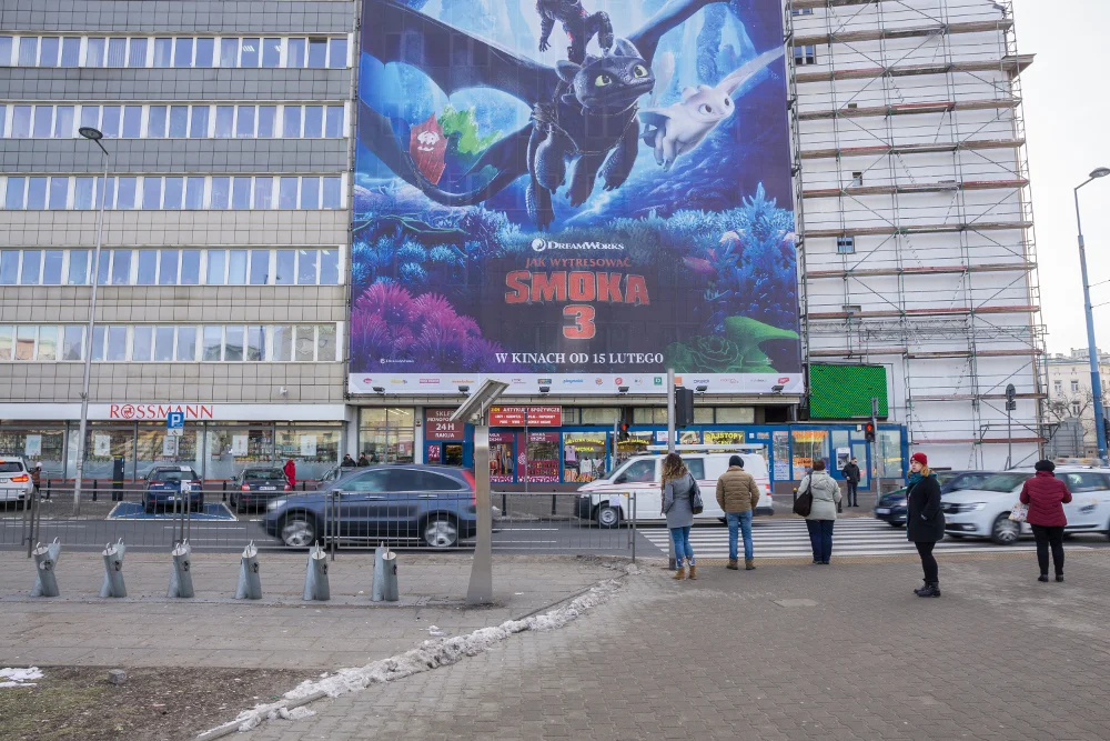 W tym budynku przy alejach Jerozolimskich obecnie ma siedzibę Srebrna.