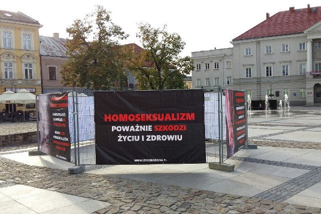 Skandaliczna wystawa Fundacji Życie i Rodzina.