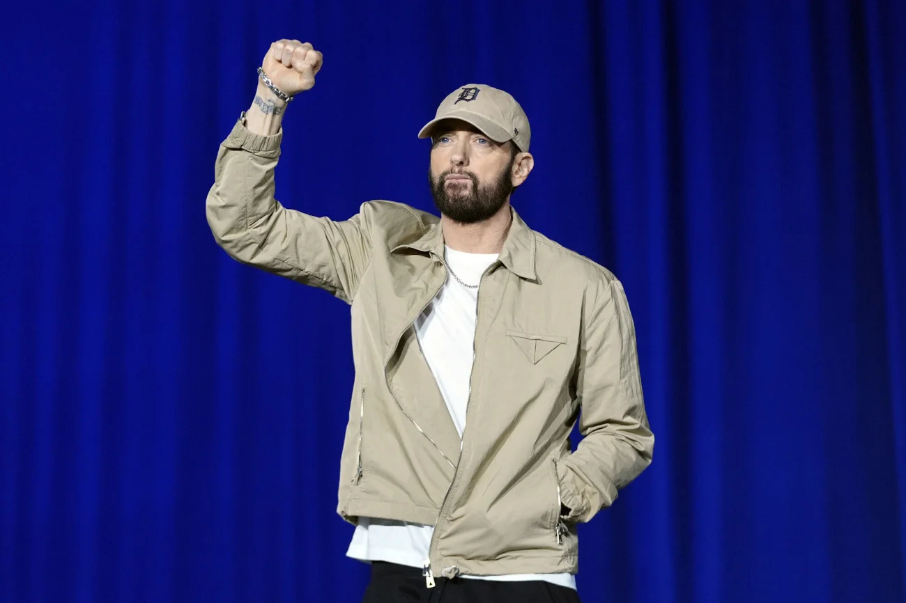 Eminem na wiecu zachęcał do pójścia na wybory.