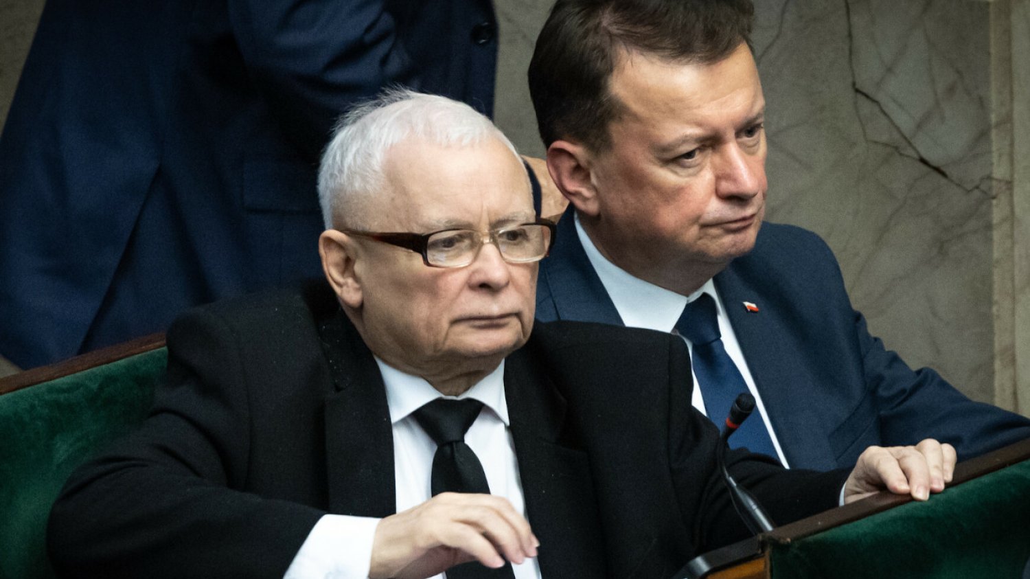 Sondaż pokazał, że maleje dystans między PiS i PO.