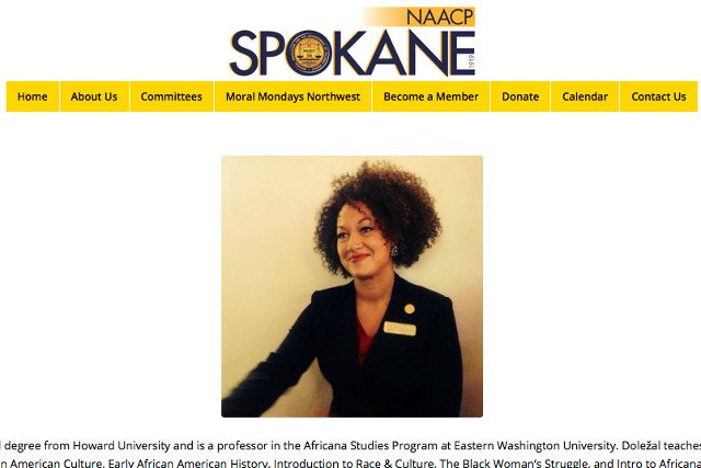 Matka Rachel Dolezal powiedziała dziennikarzom, że jej córka udaje osobę ciemnoskórą