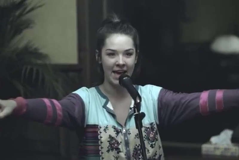 Zobacz teledysk do "Hera, koka, hasz, LSD" Karoliny Czarneckiej