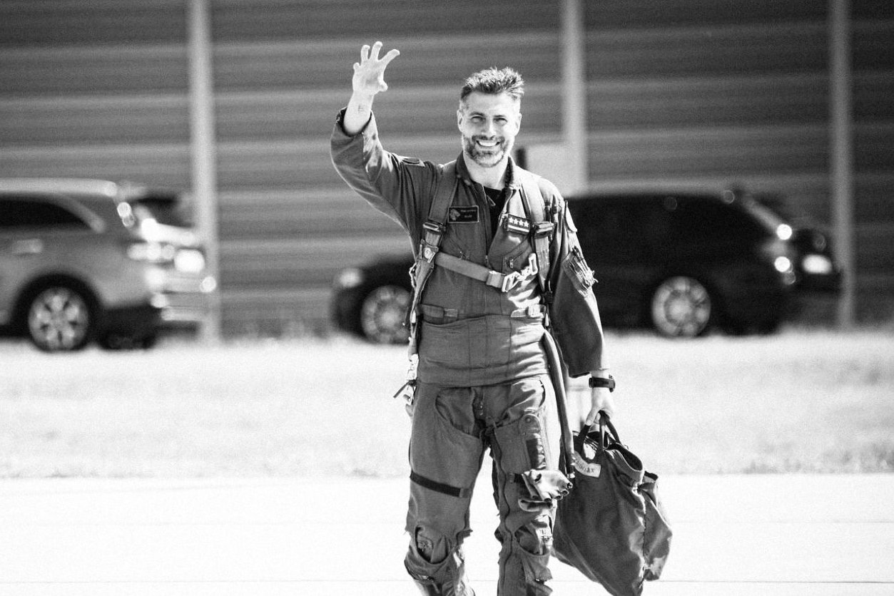 Wiadomo, kto zginął w katastrofie w Radomiu. "Odszedł oficer, pilot i żołnierz"