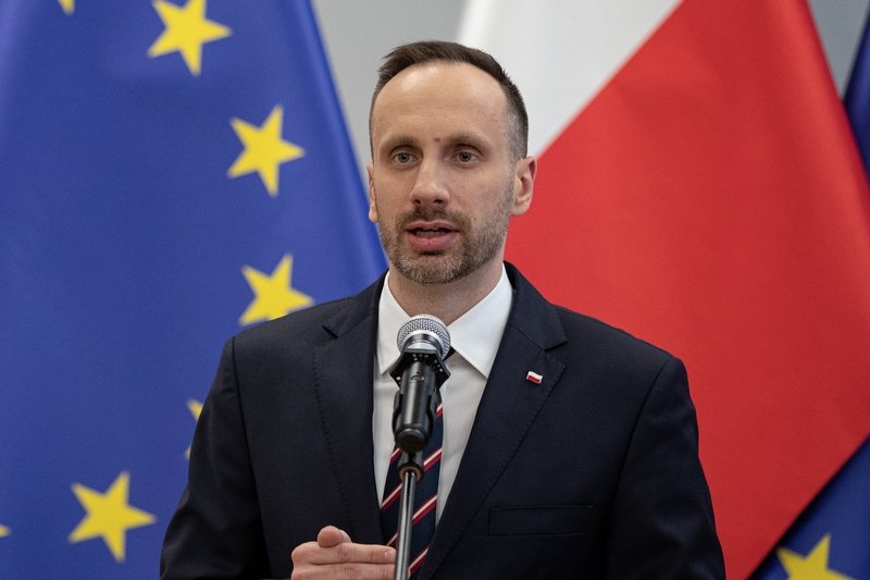 Wiceminister aktywów państwowych ma koronawirusa.