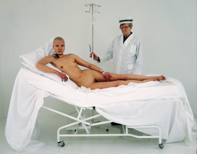 jedna z trzech fotografii z pracy "Olimpia" Katarzyny Kozyry, 1996