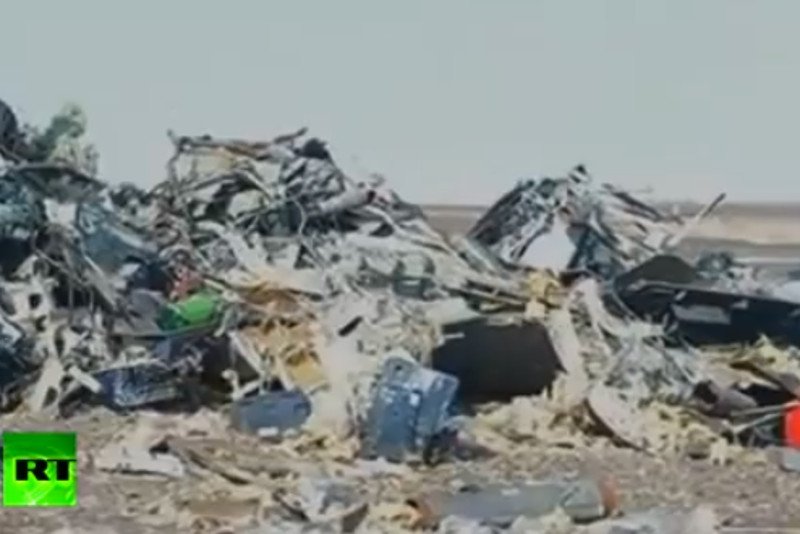 Przyczyny rozbicia samolotu są wciąż niejasne.