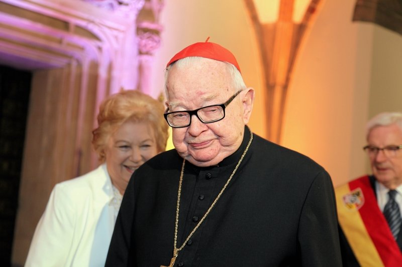 Kardynał miał molestować 16-letniego chłopca w 1990 roku.