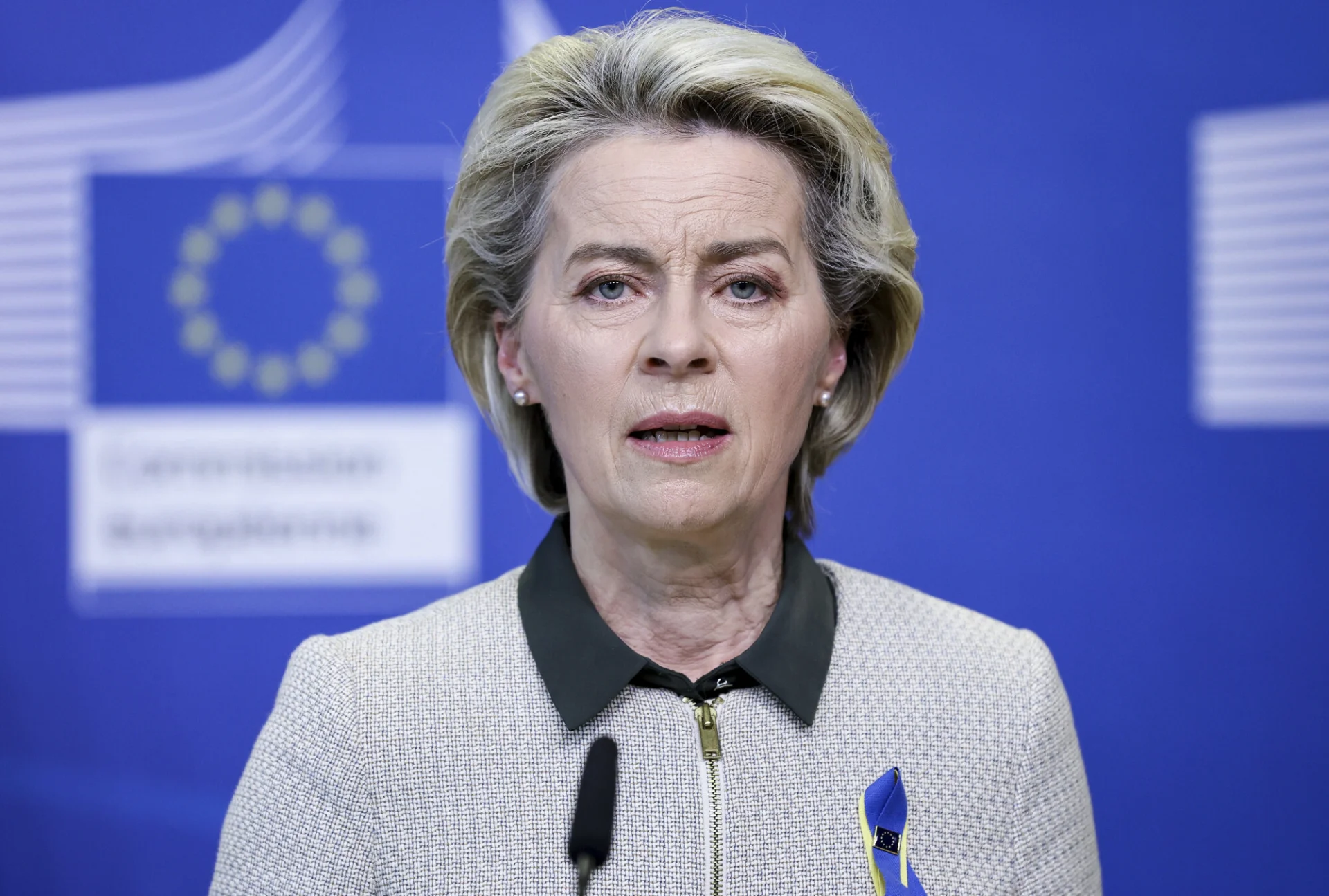 Szefowa KE Ursula von der Leyen po rozmowie z Wołodymyrem Zełenskim zapowiedziała wspólne śledztwo UE i Ukrainy ws. rosyjskich zbrodni wojennych. Szefowa KE Ursula von der Leyen po rozmowie z Wołodymyrem Zełenskim zapowiedziała wspólne śledztwo UE i Ukrainy ws. rosyjskich zbrodni wojennych