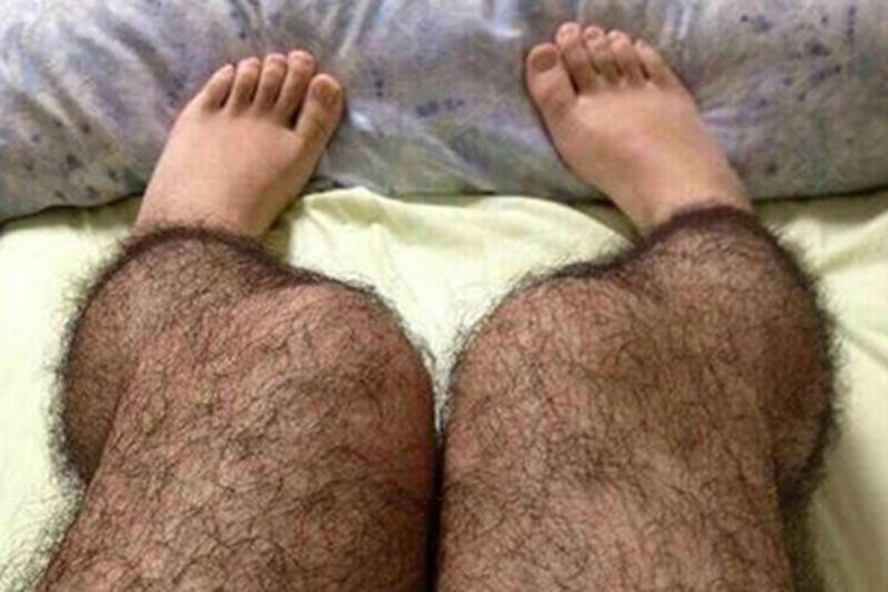 “Superseksowne, letnie, kudłate rajstopy odstraszające zboczeńców, obowiązkowe dla wszystkich dziewczyn wychodzących na miasto”