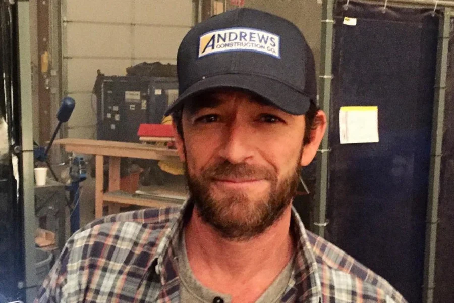 Luke Perry dba o planetę nawet po śmierci