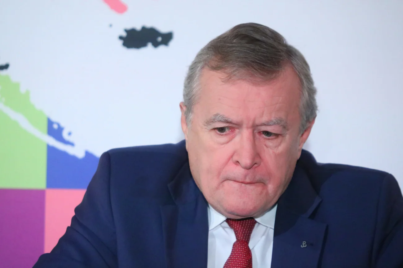 Gliński wezwał Tuska do debaty a prawica twierdzi, że lider PO się boi.