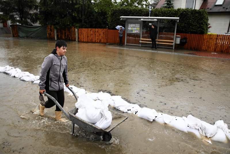 Kraków Bieżanów. W tej dzielnicy już w czwartek były liczne podtopienia.