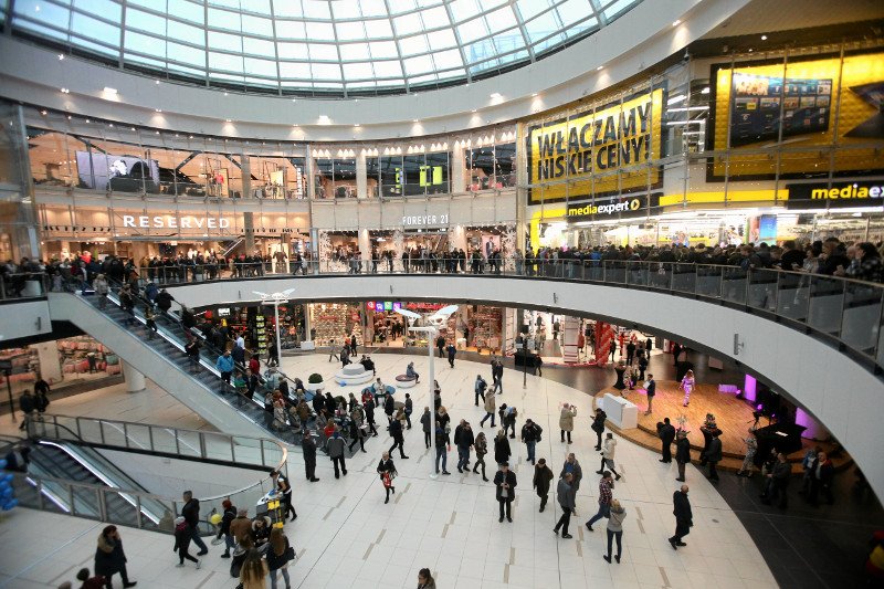 W galerii handlowej Galaxy w Szczecinie zaatakował nożownik.