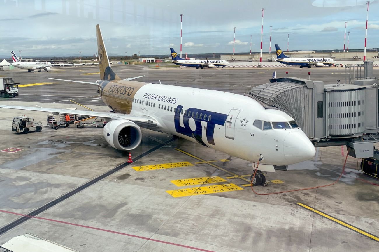 LOT z powodu usterki musiał wrócić do Warszawy