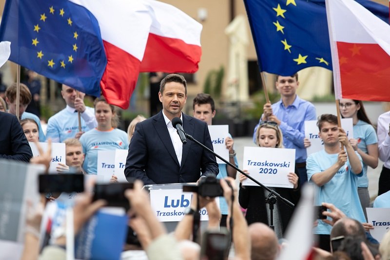 Kandydaci w wyborach mają o kogo walczyć. Powiększa się grono niezdecydowanych.