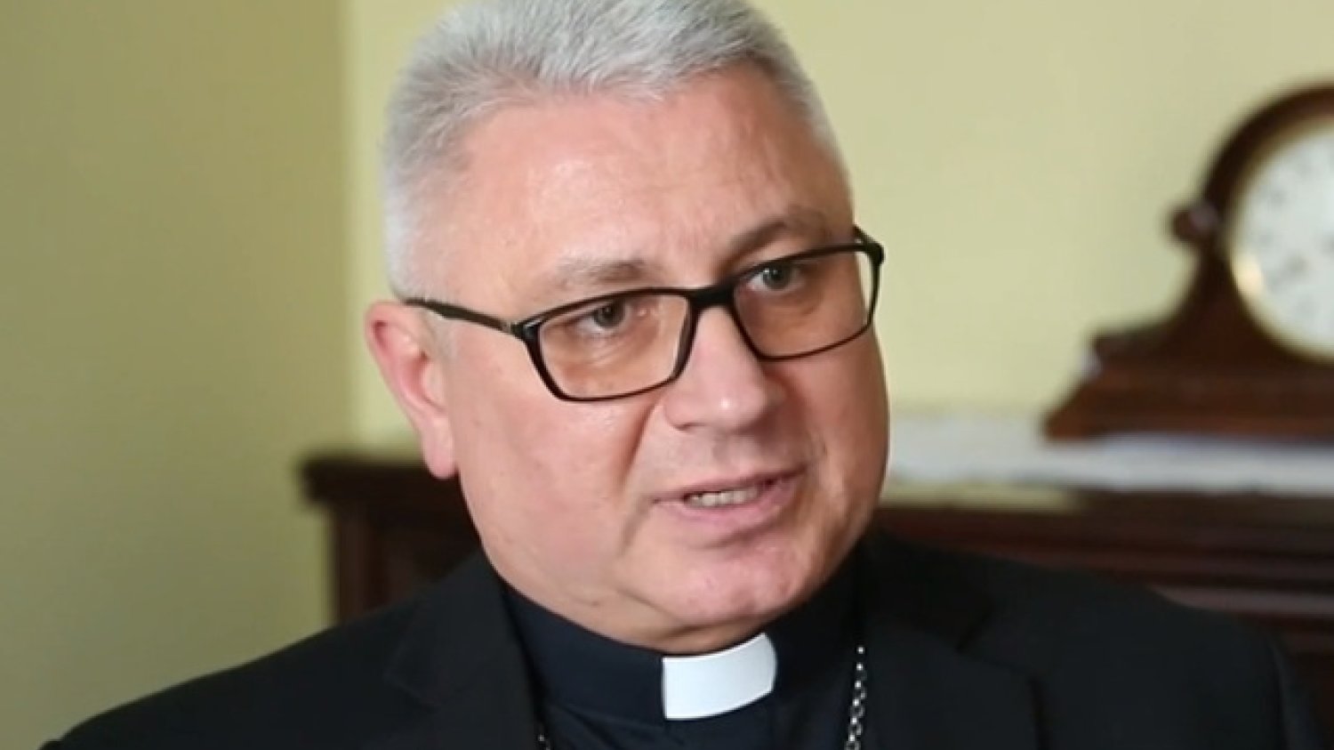 Sekretarz generalny KEP bp Artur Miziński zaznaczył, że przyznane wszystkim księżom przez papieża Franciszka uprawnienie jest ograniczone czasowo