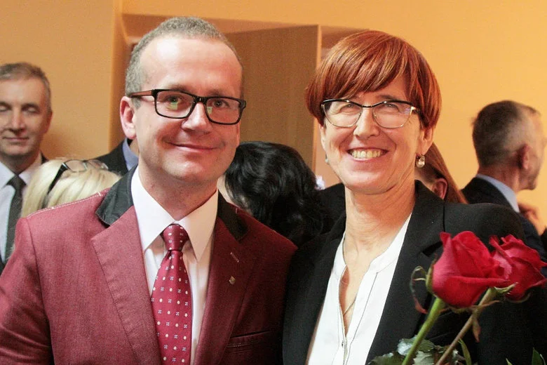 Leszek Langer podszywał się pod Emilię Brown, prezes Fundacji Pomocy Osobom Niepełnosprawnym NOX.